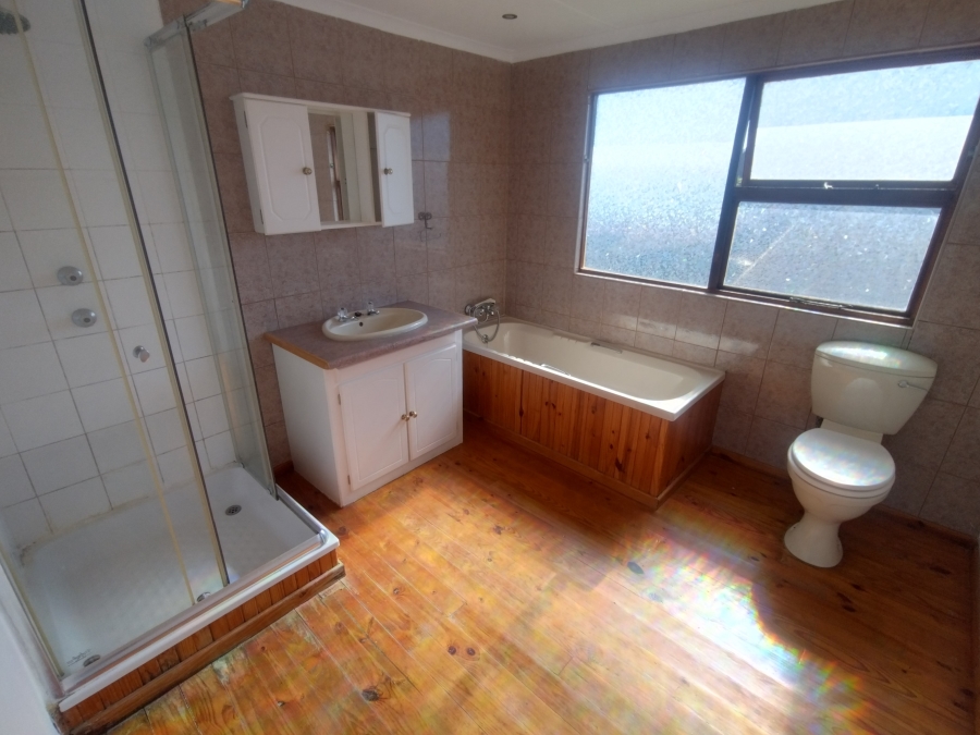5 Bedroom Property for Sale in Kabeljauws Eastern Cape